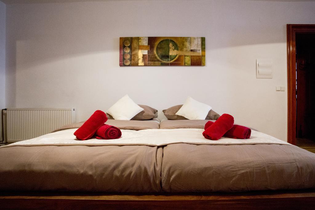 Apartmán Mariánská 5 Olomouc Habitación foto